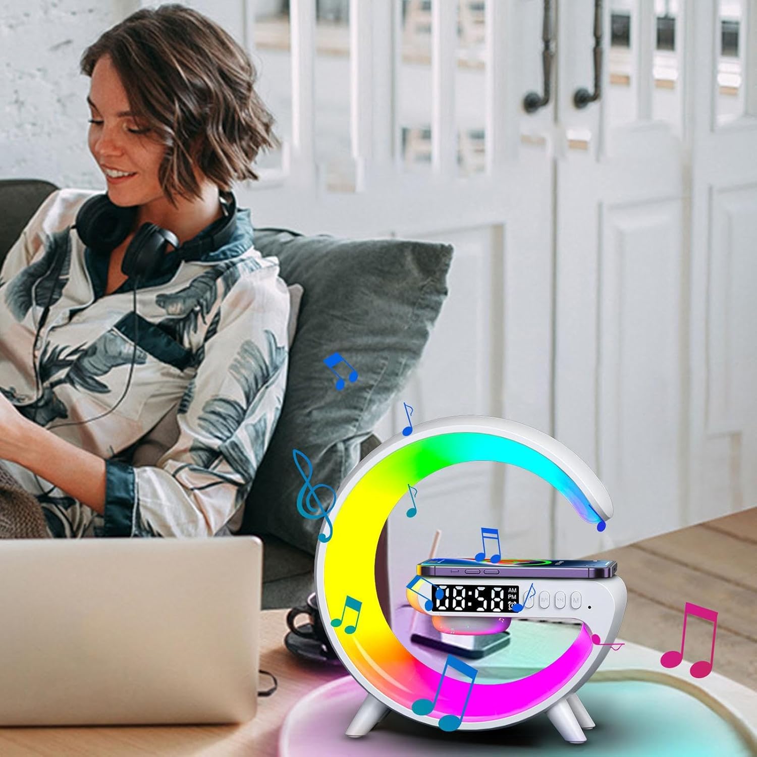 Lampa 3 in 1 - RGB Smart Light, Wireless Fast Charging, Boxa Bluetooth